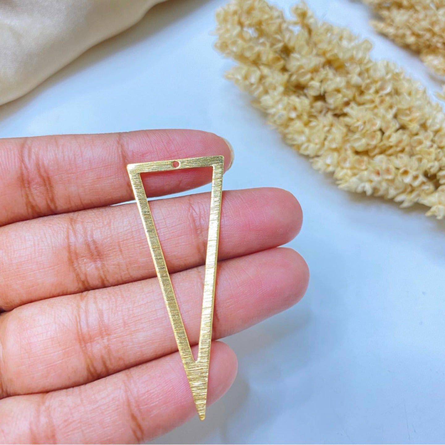 SS 147 Textured Triangle