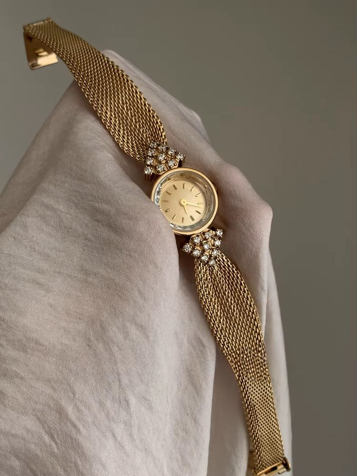 VW12 Zircon Bracelet watch - 18k Gold PVD plated stainless steel - Anti tarnish