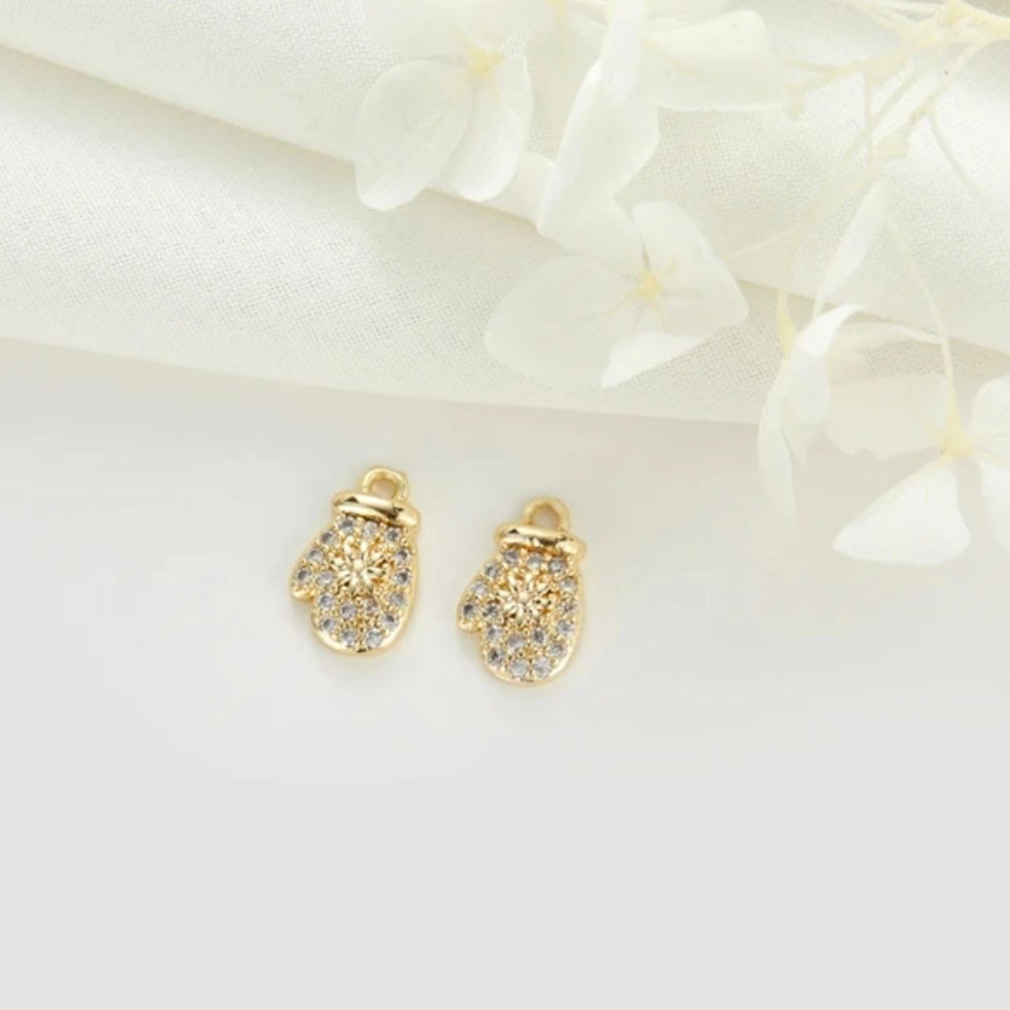 SS 461 Mitten CZ gold plated charm ( 1 pc ) Anti tarnish