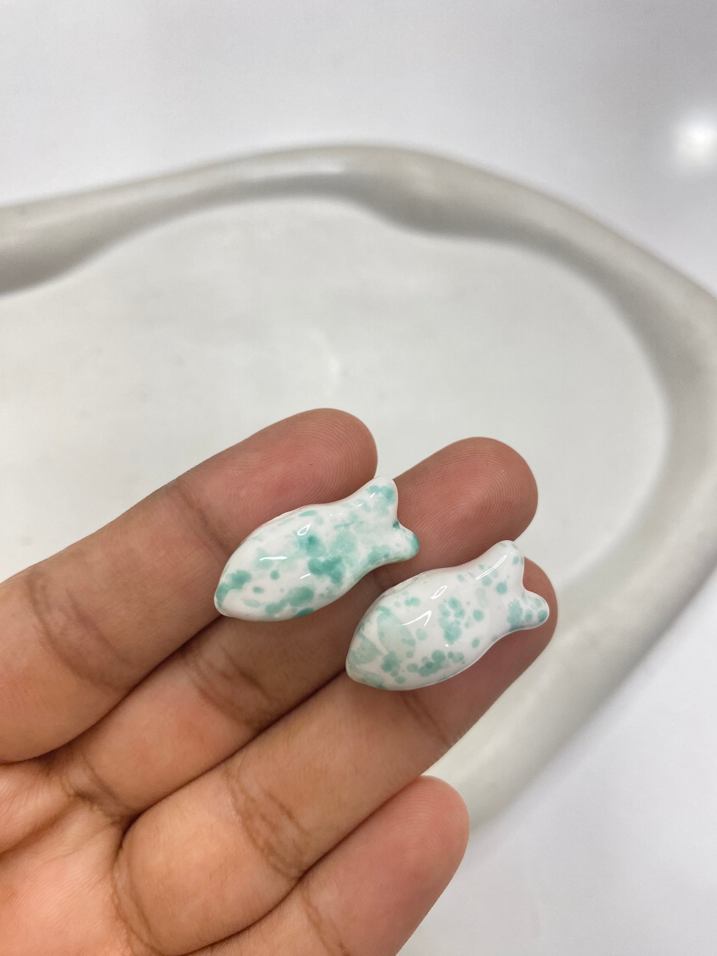 BBB 054 (d) Pastel green Fish porcelain ceramic bead ( 1 pc )