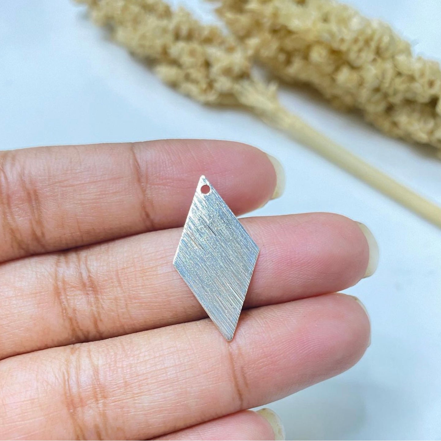 SS 221 Textured Rhombus