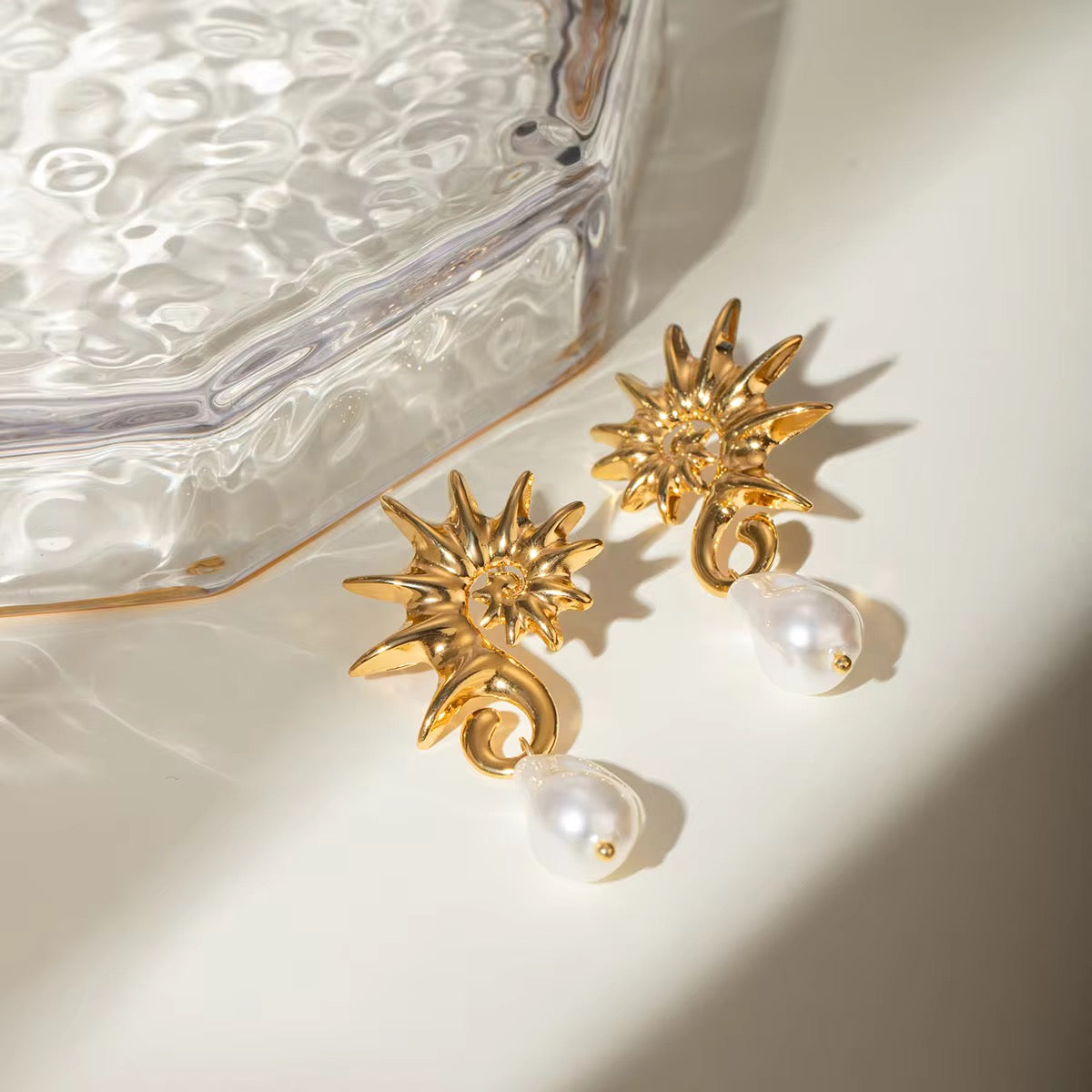 SJ 397 Sea horse spiral stud Earrings - Premium 18k Gold PVD plated stainless steel - Anti tarnish - Wholesale