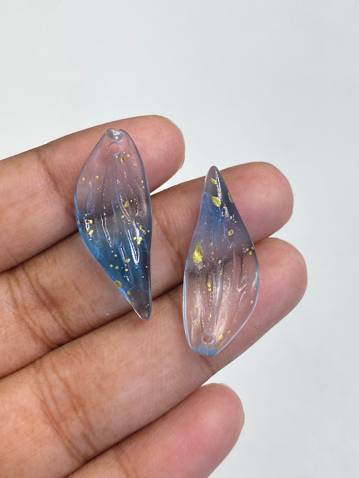 BBB 224 (b) Glittery Blue Leaf Crystal glass bead ( 1 pc ) ( 5:26 mm )