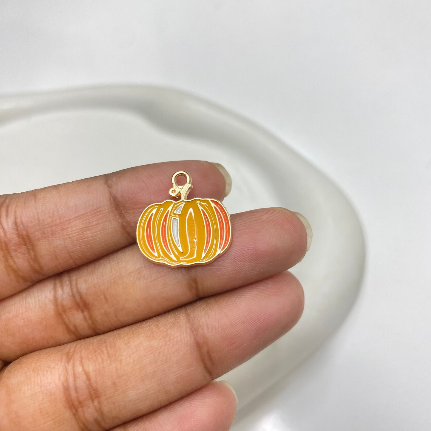 EC 1861 Pumpkin enamel charm ( 1 pc )