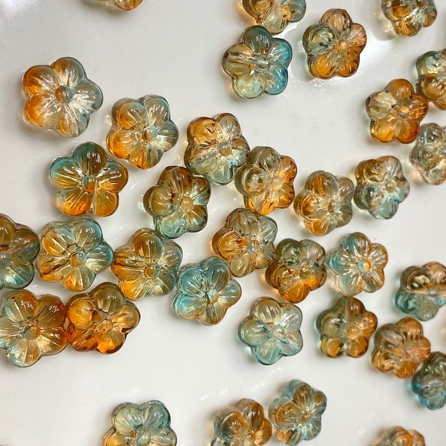 GB 617 dual tome flower glass bead ( 1 pc )