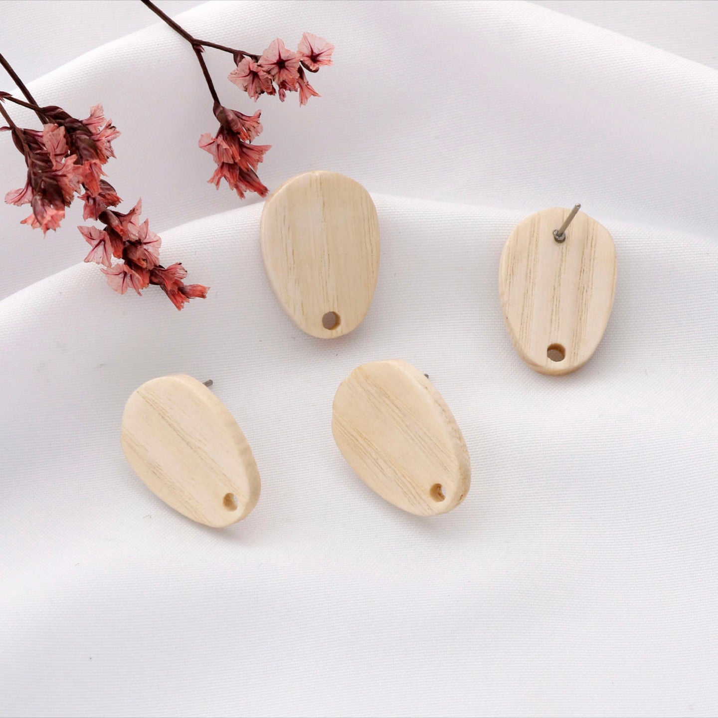 SS 791 oval shape wood post per pair