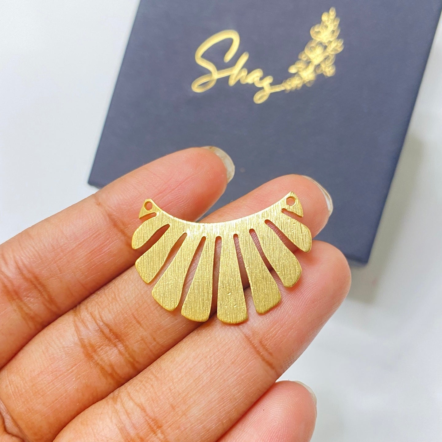 SS 88 Textured sun pendant