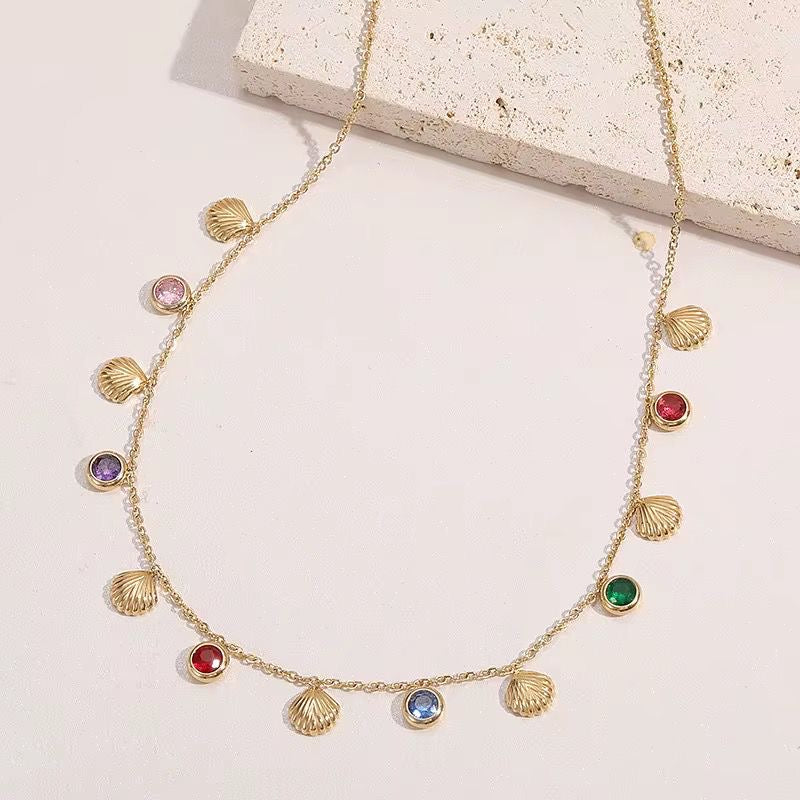 SJ 922 Zircon Shell Necklace - 18k Gold - 18k Gold PVD plated stainless steel - Anti tarnish