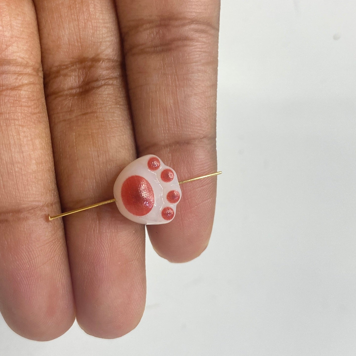 BBB 193 (C) red paw bead (1PC)