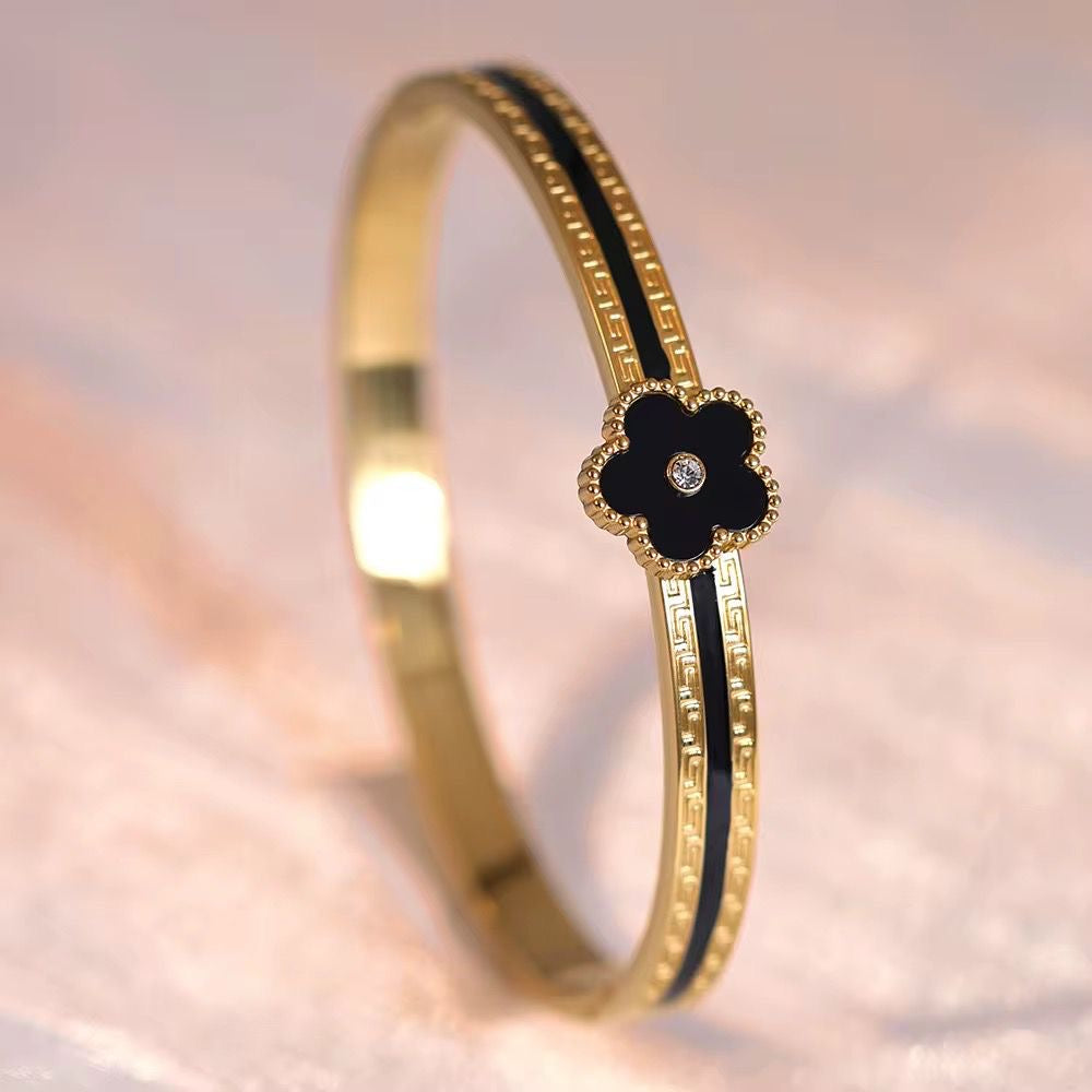 SJ 789 Black Floral Bangle Bracelet - 18k Gold PVD plated stainless steel - Anti tarnish