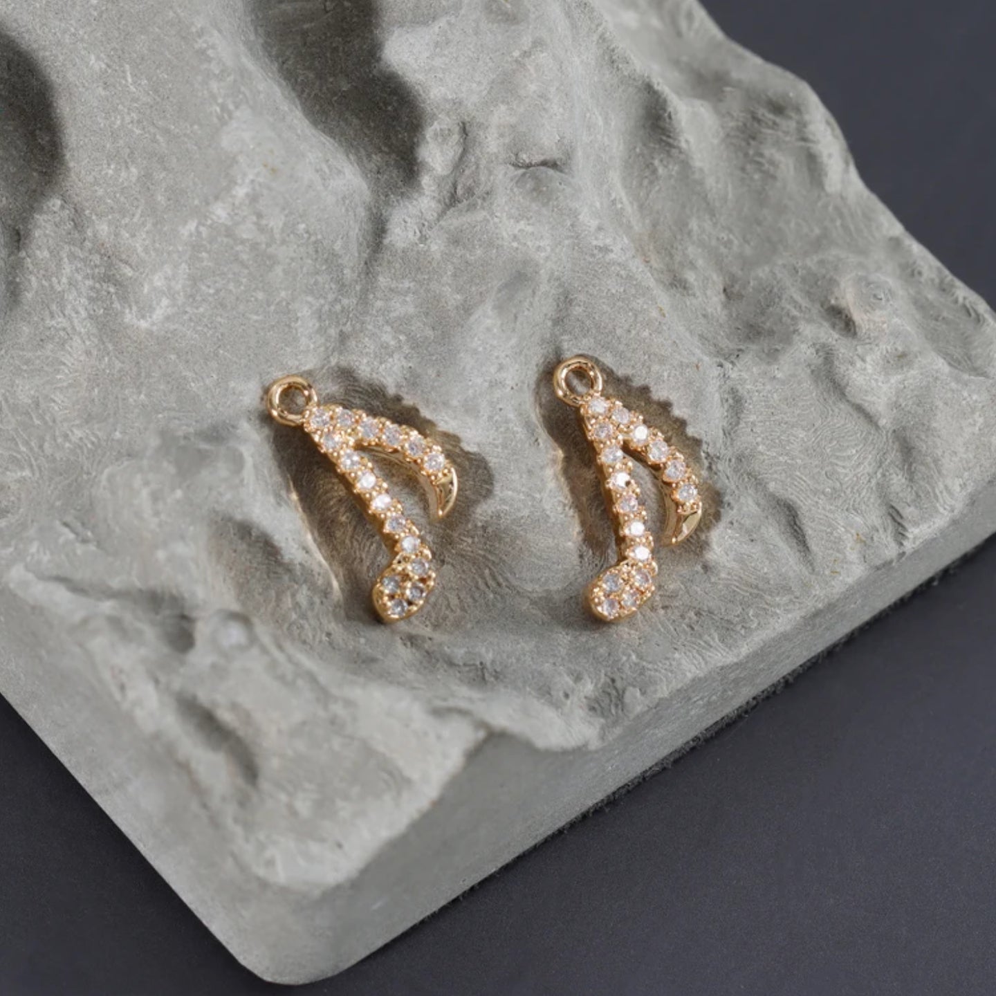 SS 500 music 18k Gold plated charm ( 1 pc ) Anti tarnish ( 5:6 mm )