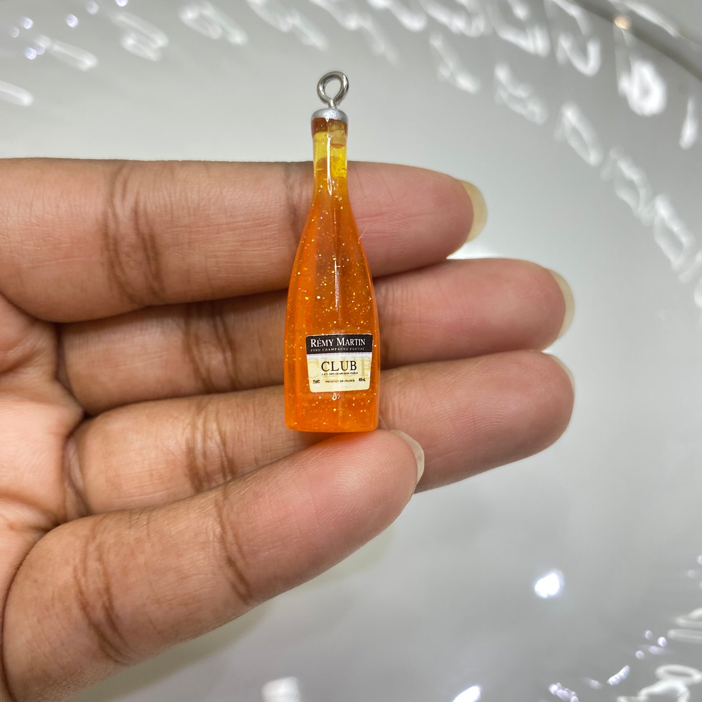 RC 951 remy martin champagne resin charm - per piece