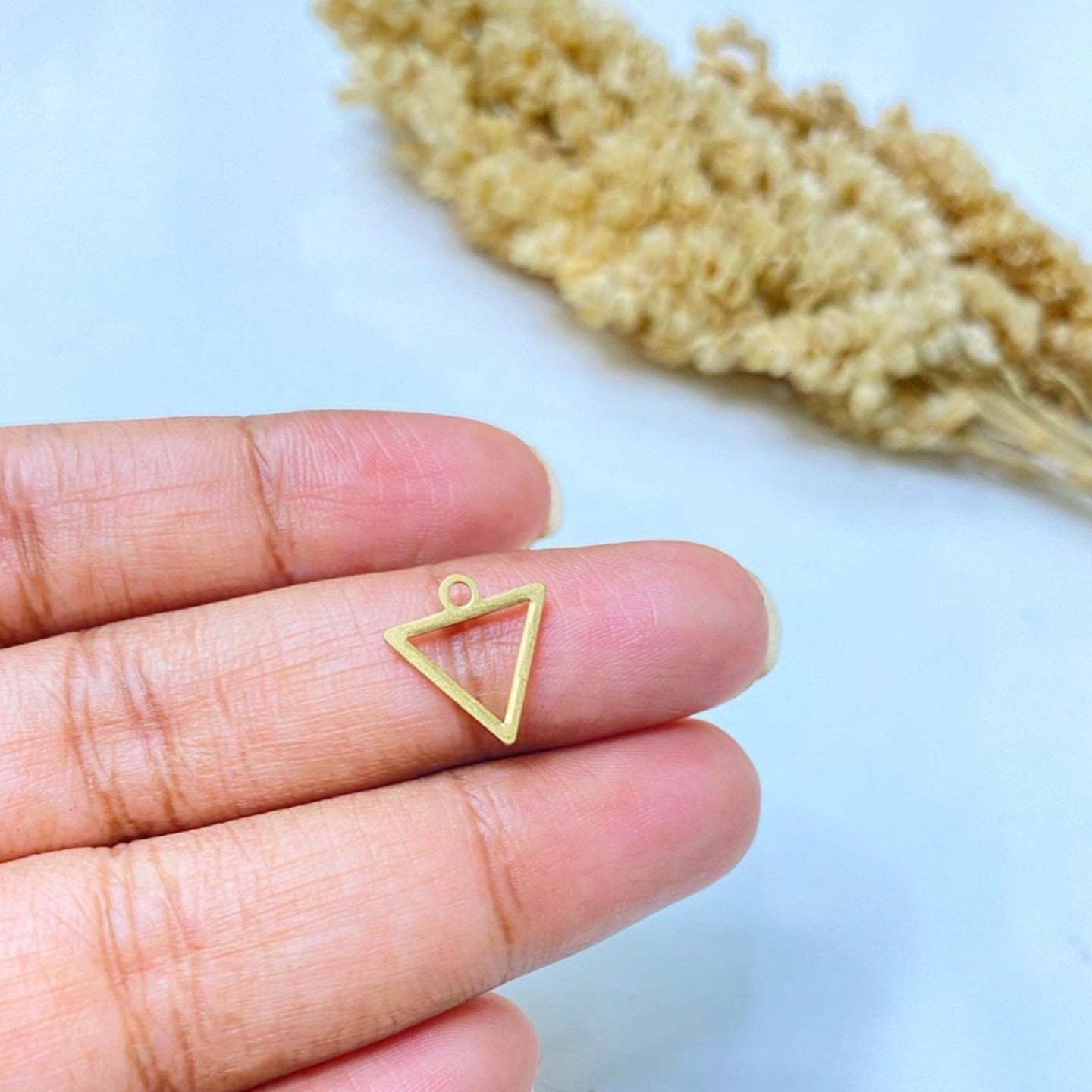 SS 170 Triangle charm ( 1 pc )