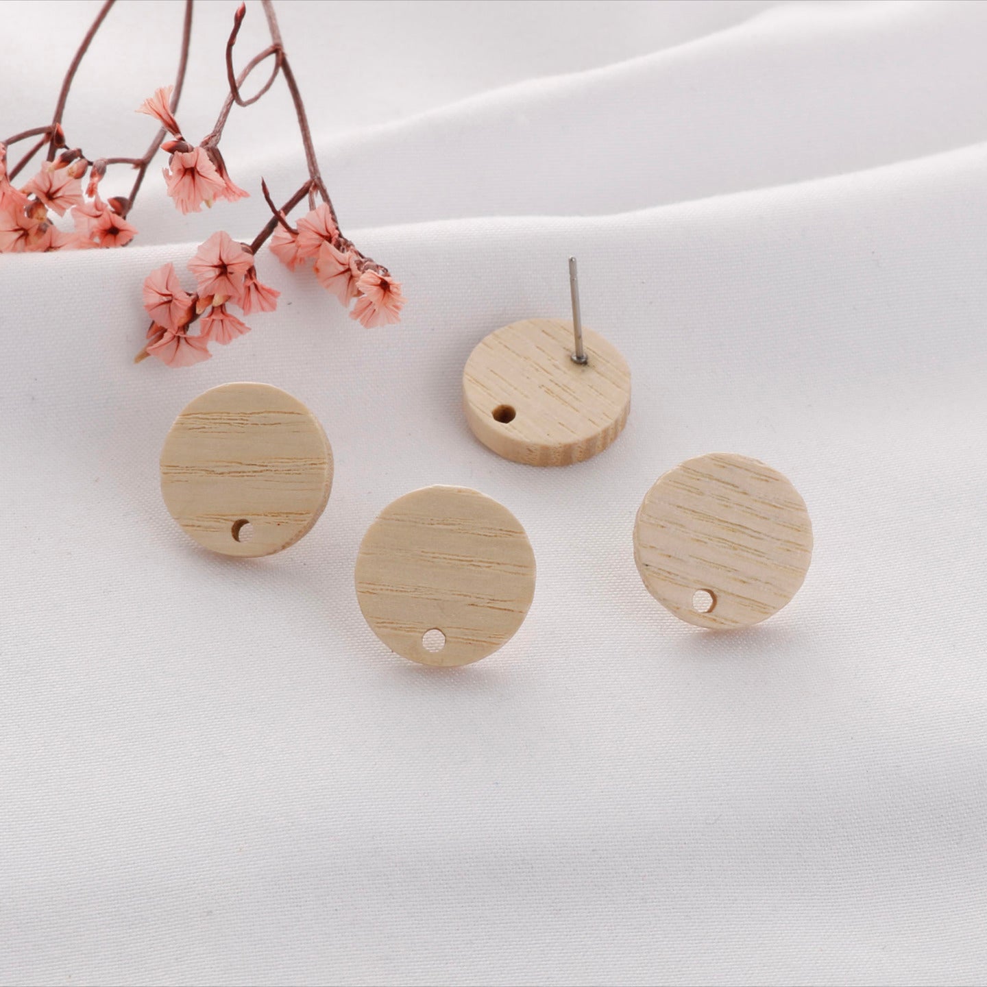 WS787 White round wood post per pair