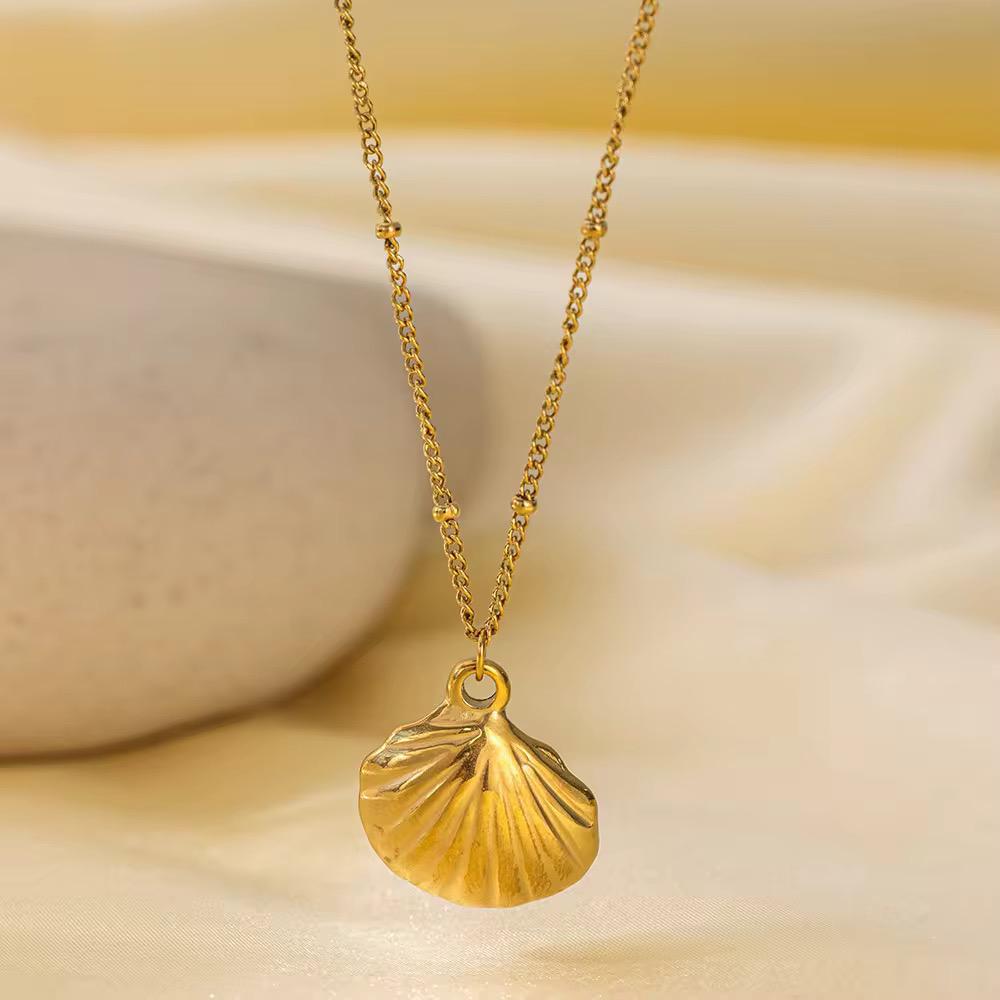 NSJ45B Scallop Shell Drop Necklace 18k Gold PVD plated