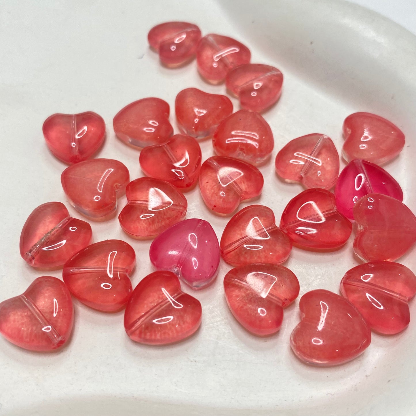GB62D Reddish pink heart glass bead ( 1 pc )