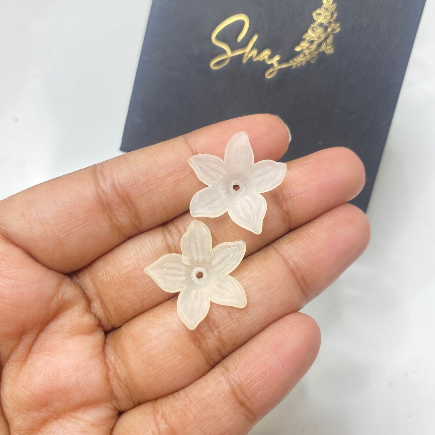 BBB 182 (A) yellow acrylic petal charm (1PC)