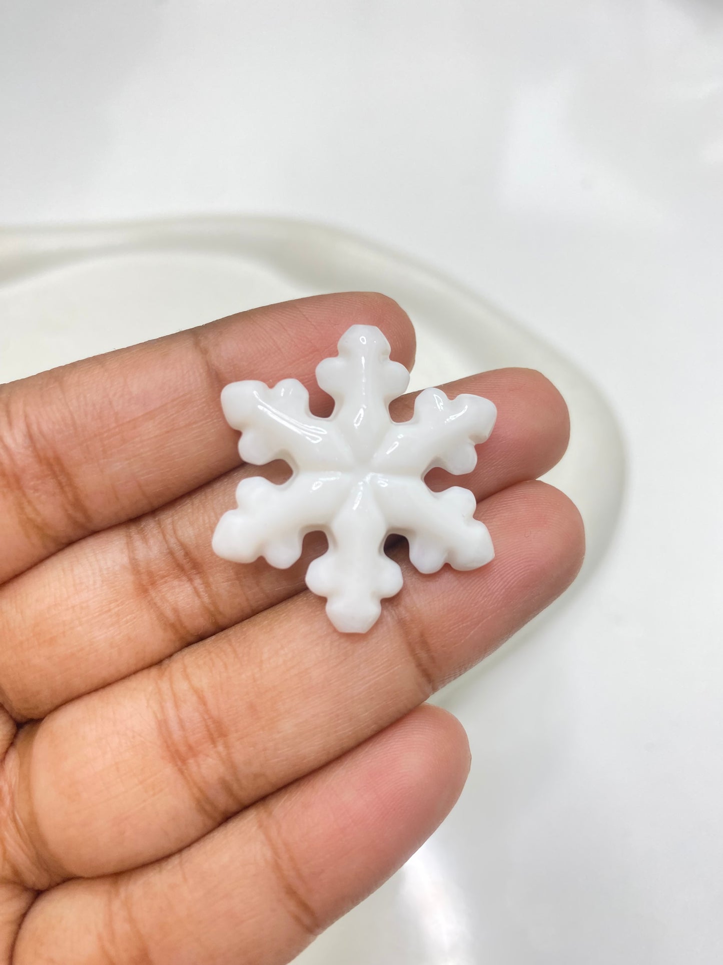 BBB 172 (C) White Snowflake Acrylic bead ( 1 pc )