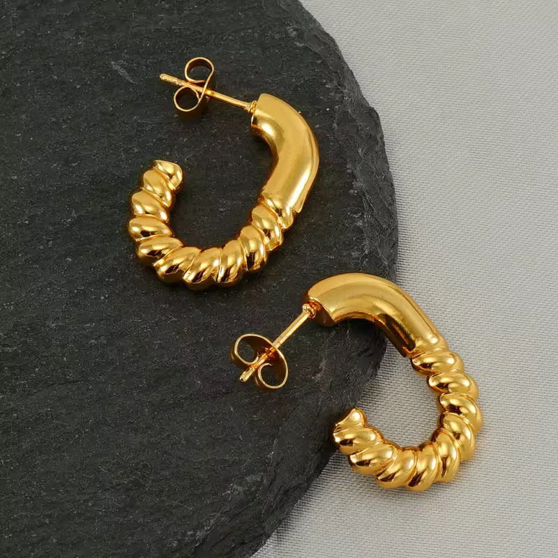SS 204 Spiral stud earrings - 18k gold plated stainless steel - Anti tarnish - Wholesale