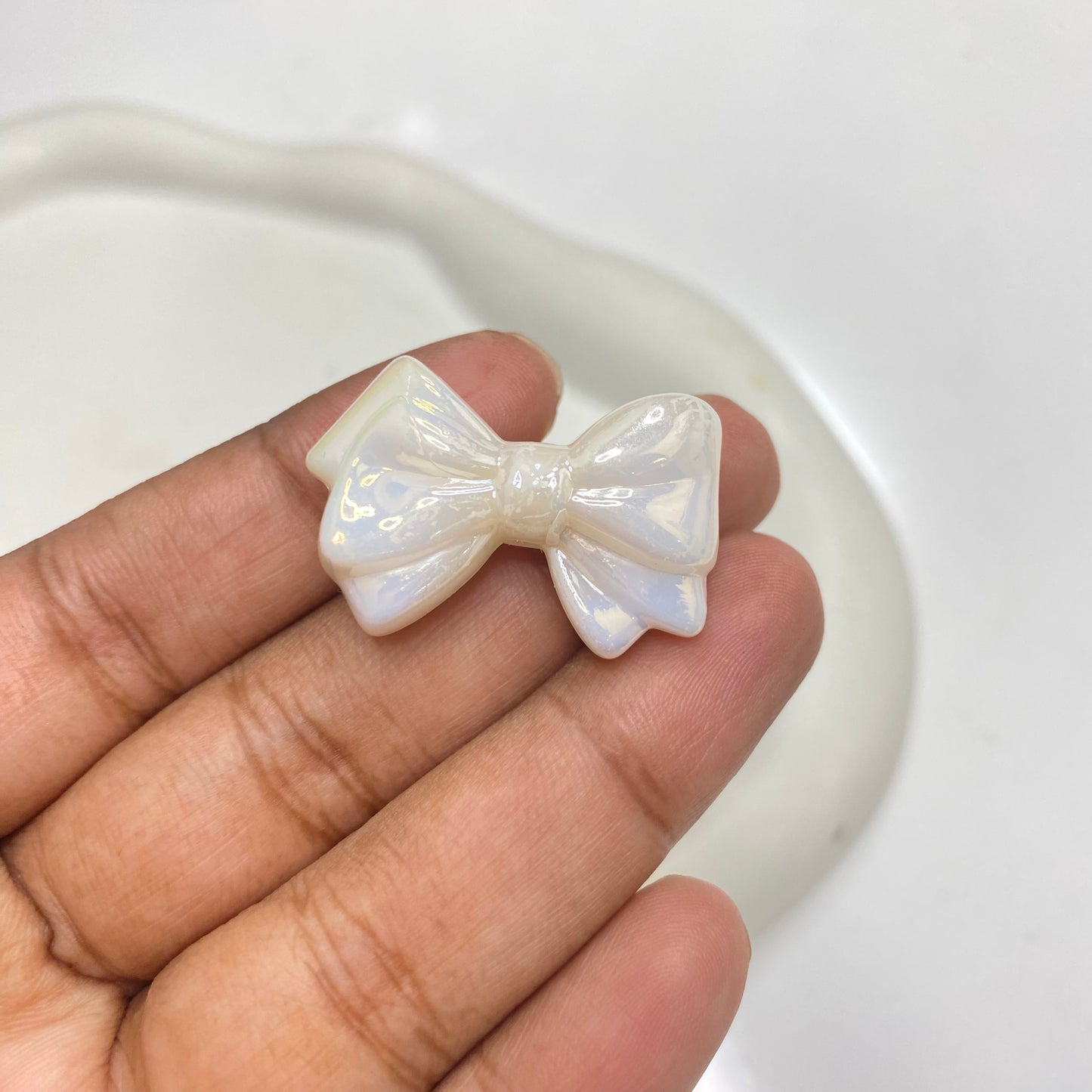 BBB 136 (C) Luminous Bow uv plated shiny irrediscent Acrylic bead ( 1 pc )