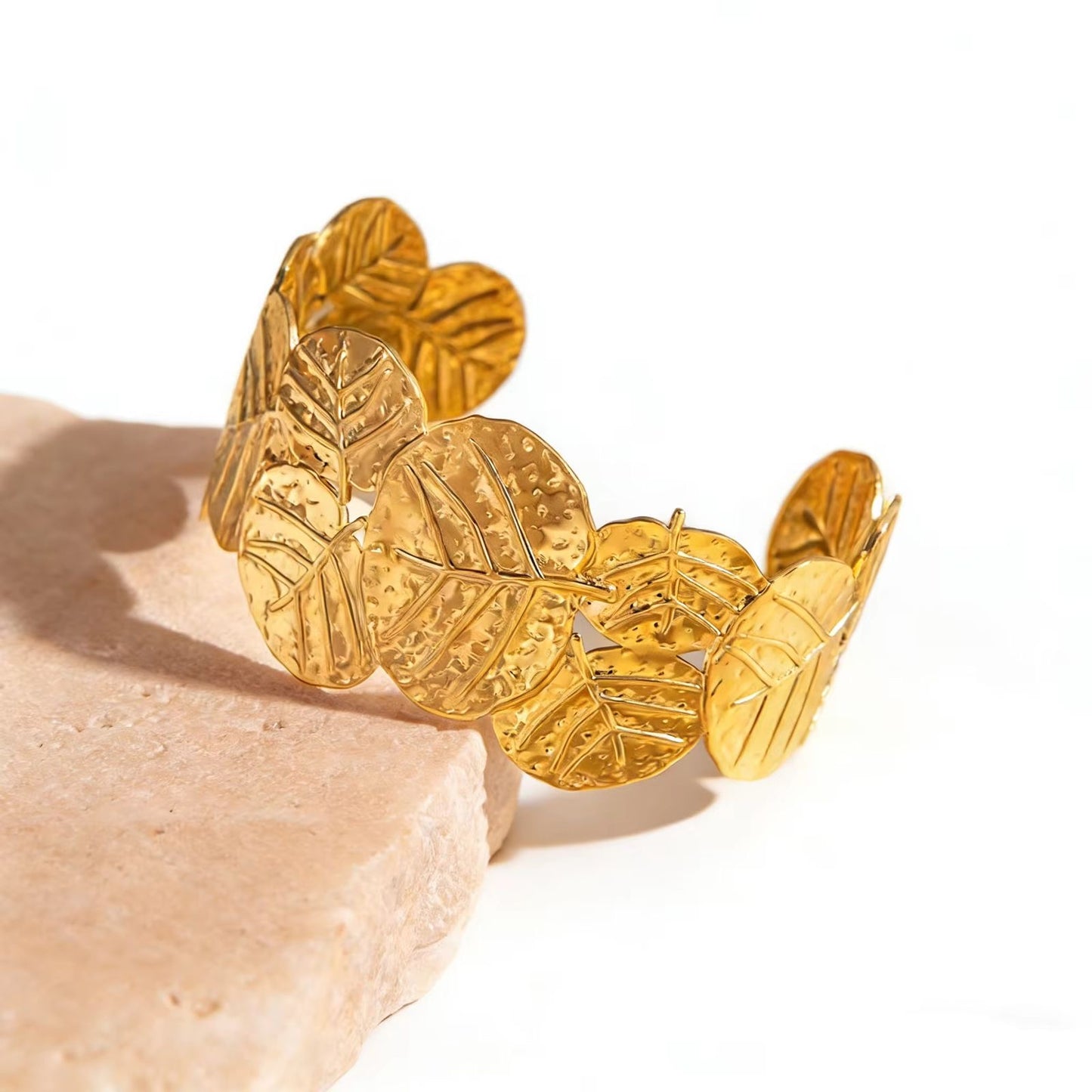 SJ 1136 Big Cuff bracelet - 18k Gold PVD plated stainless steel - Anti tarnish