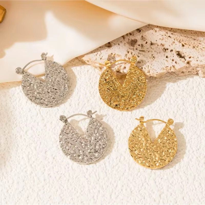 SJ 678 Textured Round Gold Hoop Earring - 18k Gold PVD plated stainless steel - Anti tarnish