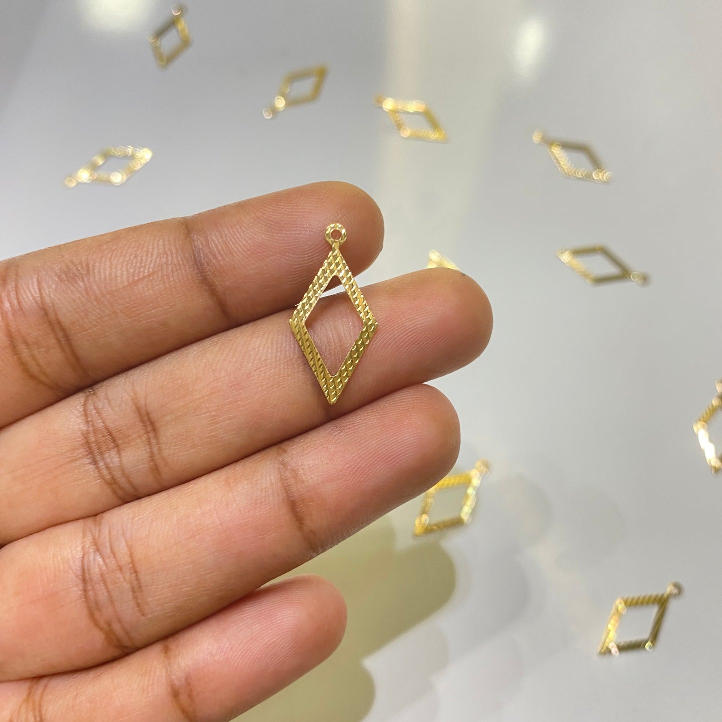 SS 1058 Trapezoid textured charm
