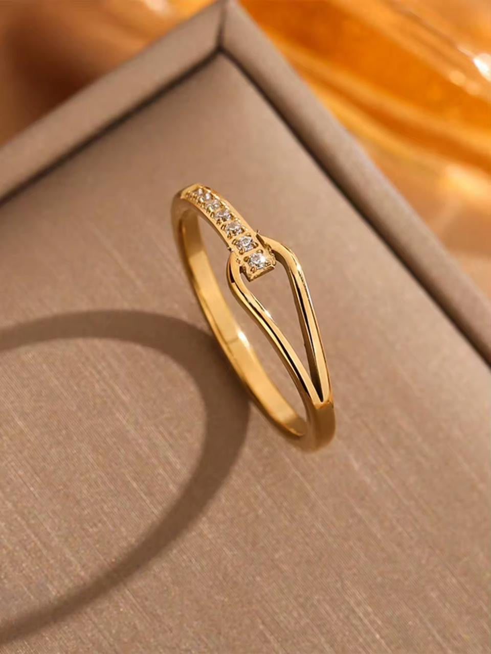 SJ 714 Dainty Diamond Ring - 18k Gold PVD plated stainless steel - Anti tarnish