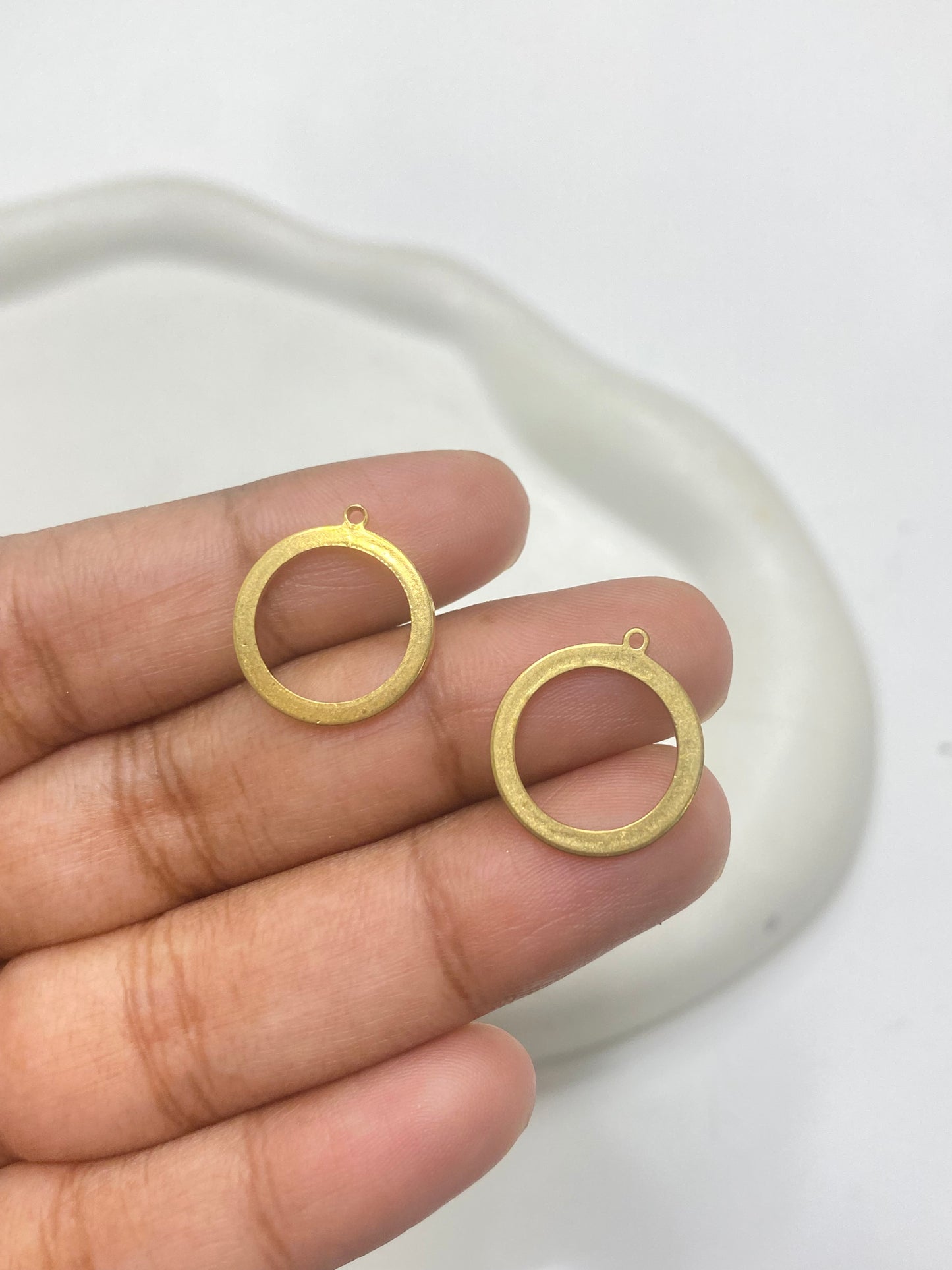 B 2191 Round hollow charm ( 1 pc )