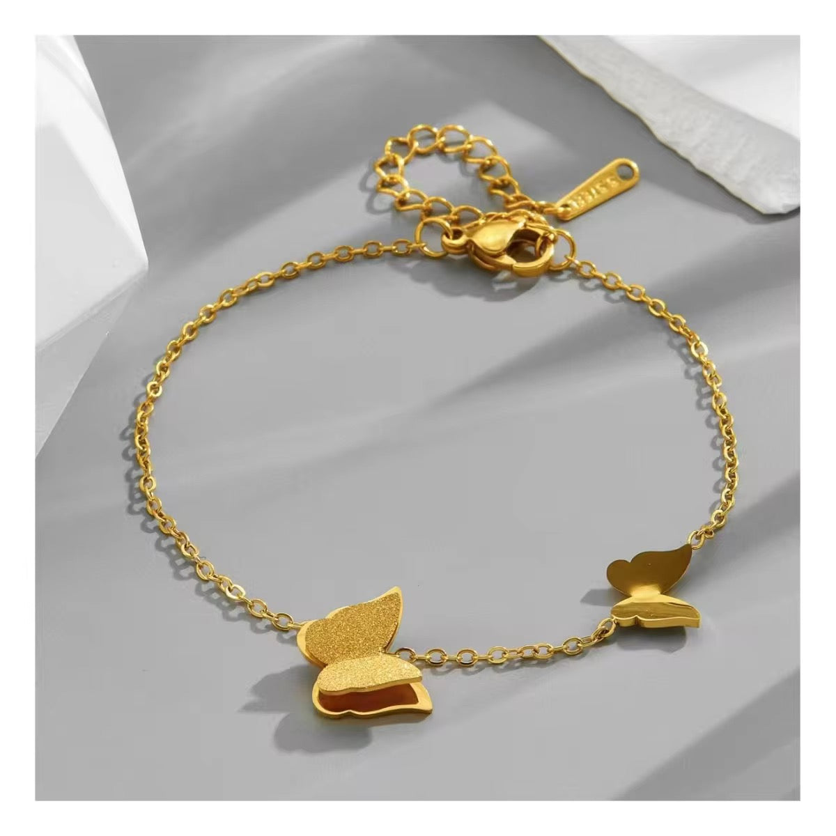 SS 272 Dainty Double Butterfly Bracelet - 18k gold PVD plated stainless steel - Anti tarnish - Wholesale