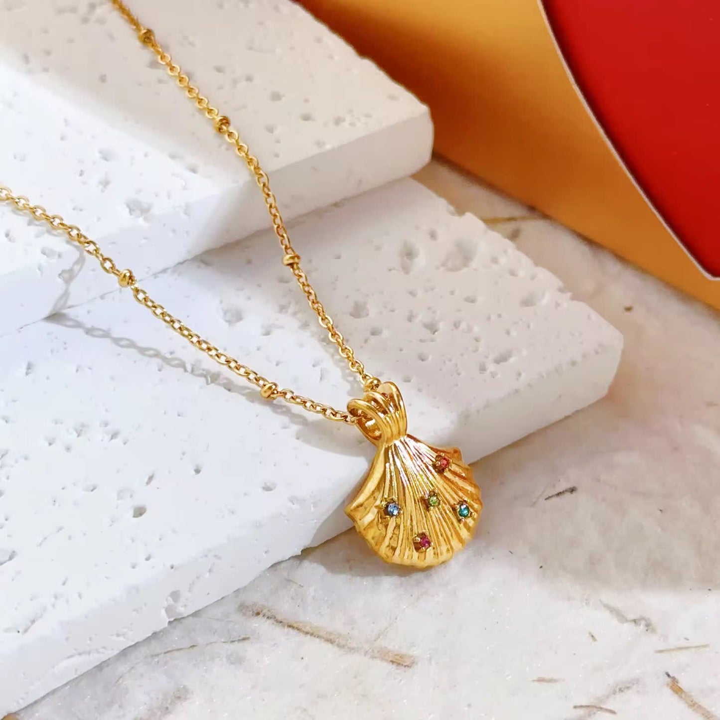 SJ 727 Colourful Zircon Scallop Necklace - 18k Gold PVD plated stainless steel - Anti tarnish