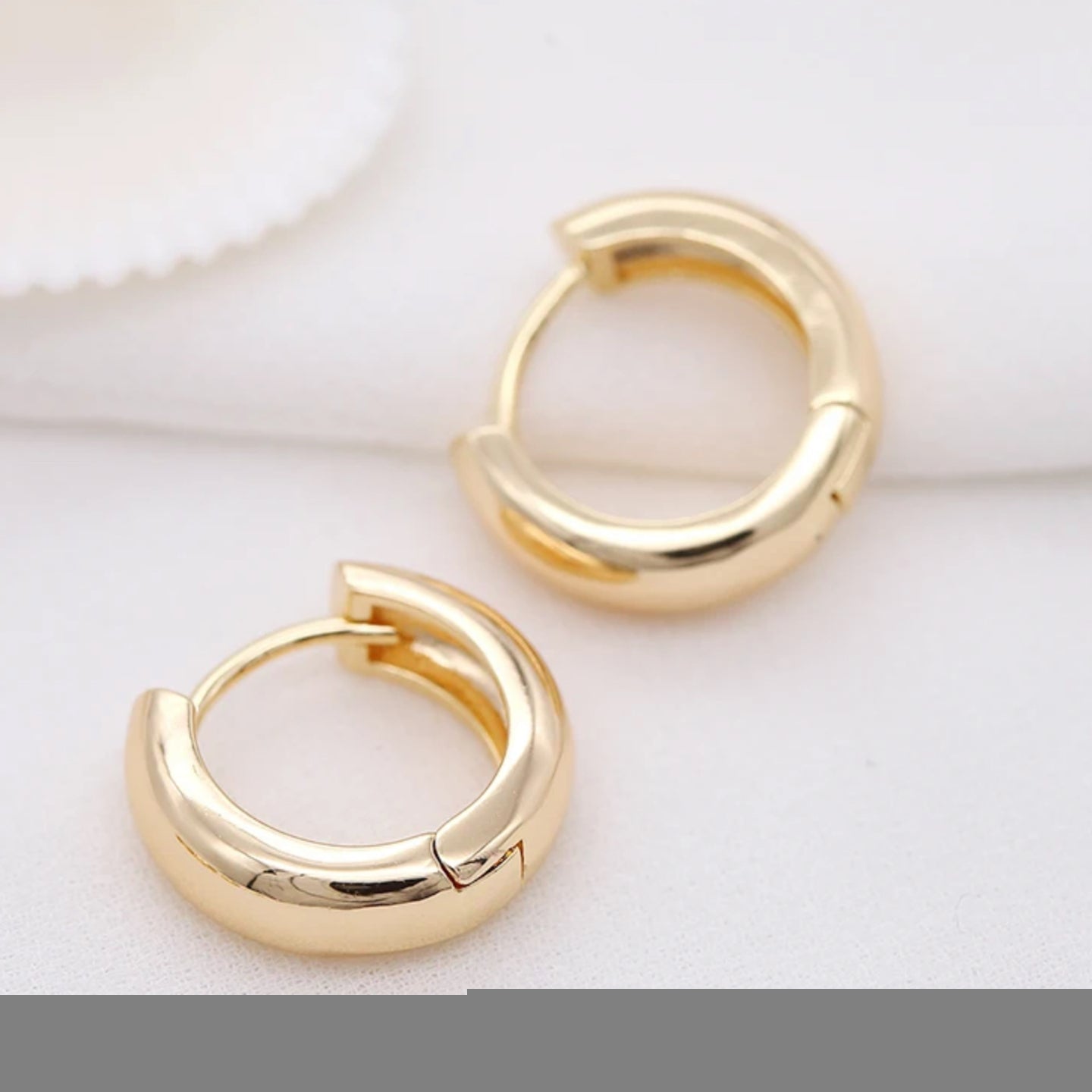 GP 712 14k gold plated thick hoops ( 2 pc ) anti tarnish