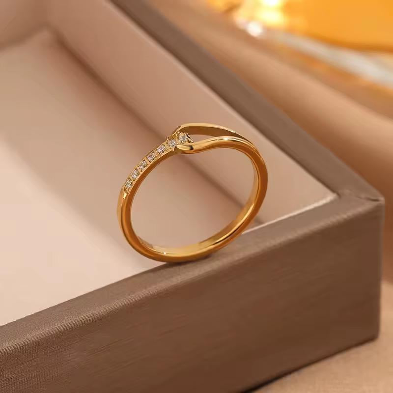 SJ 714 Dainty Diamond Ring - 18k Gold PVD plated stainless steel - Anti tarnish