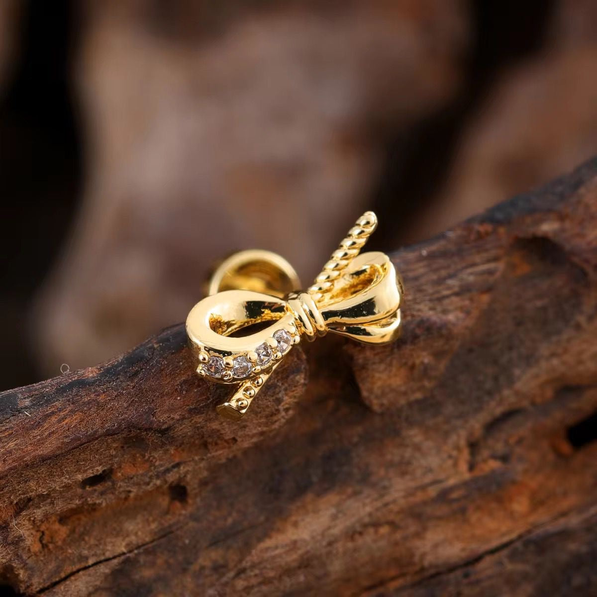 SJ 554 Ribbon bow Zircon Cartilage 2nd piercing stud ( 1 pc )- 18k Gold PVD plated stainless steel - Anti tarnish