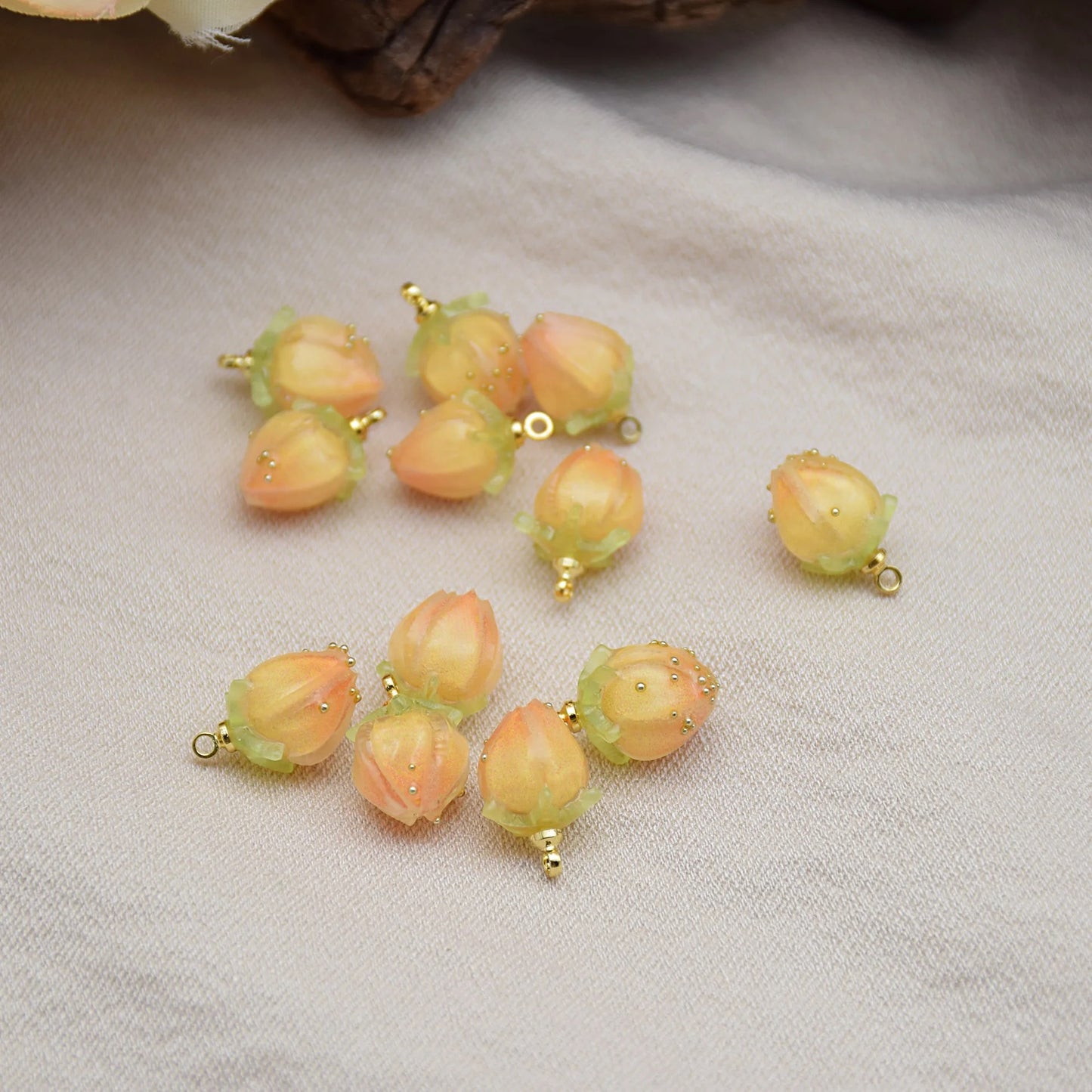 BBB 119 (E) Yellow rose charm ( 1 pc )