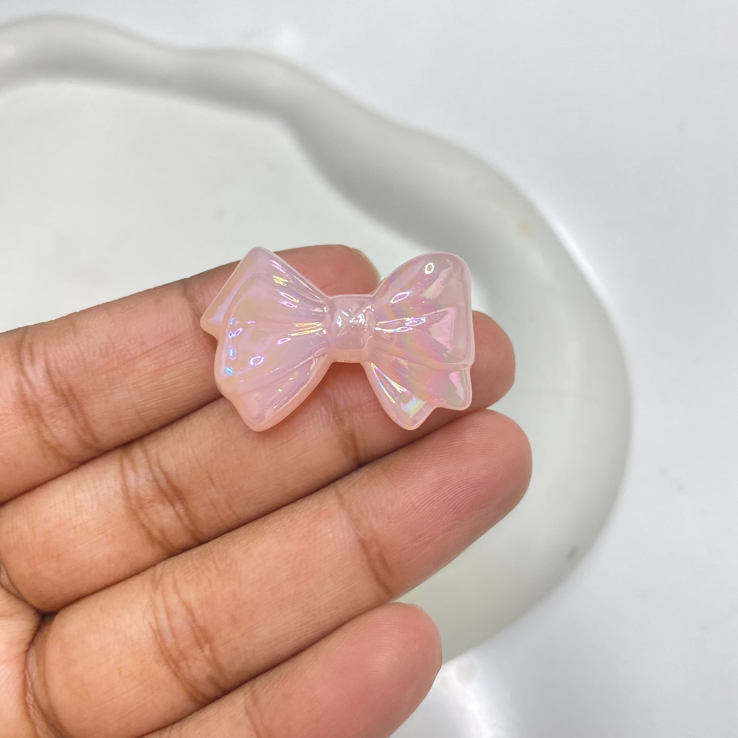 AB90 Luminous Bow uv plated shiny irrediscent Acrylic bead ( 1 pc )