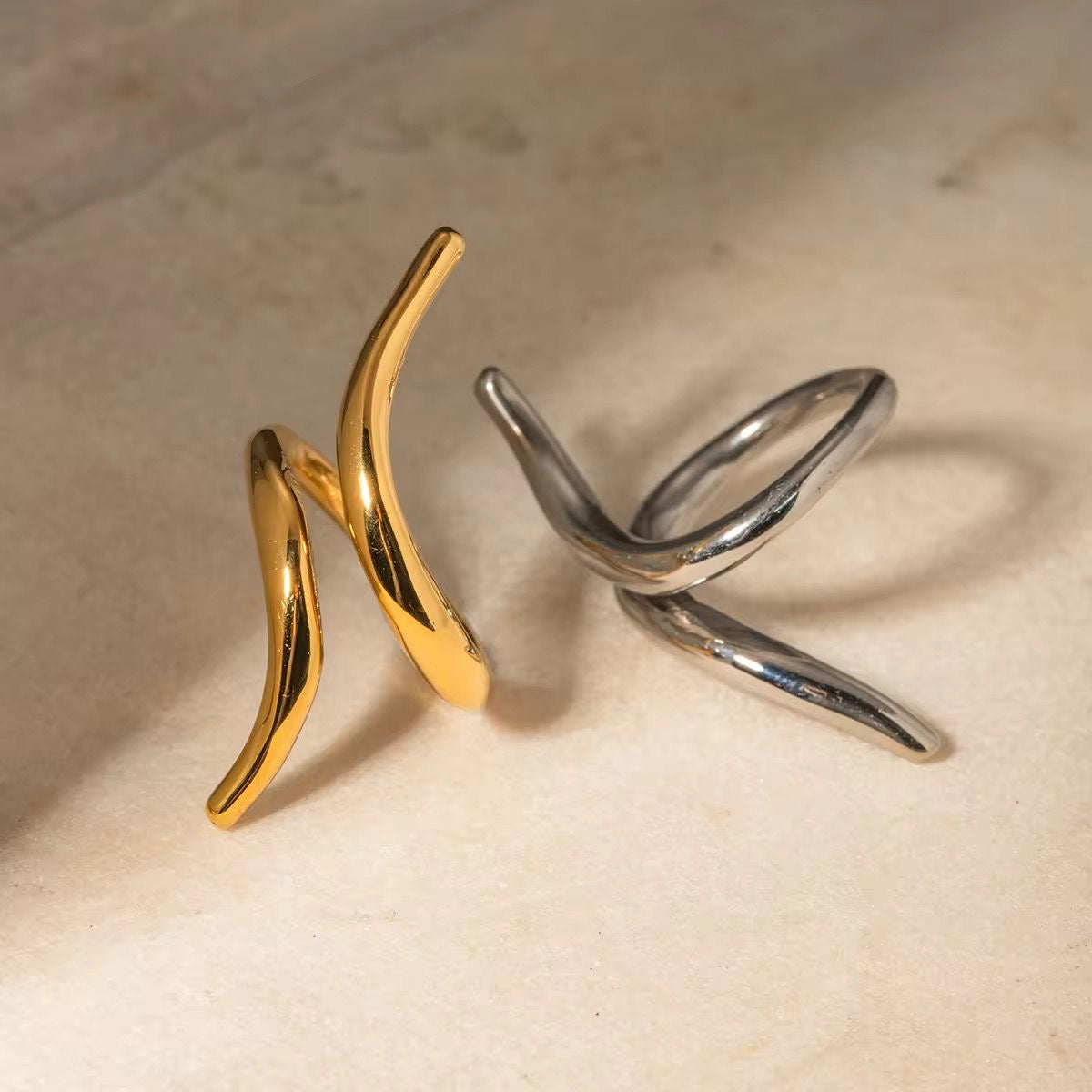 SJ 603 Abstract Snake ring adjustable - 18k Gold PVD plated stainless steel - Anti tarnish