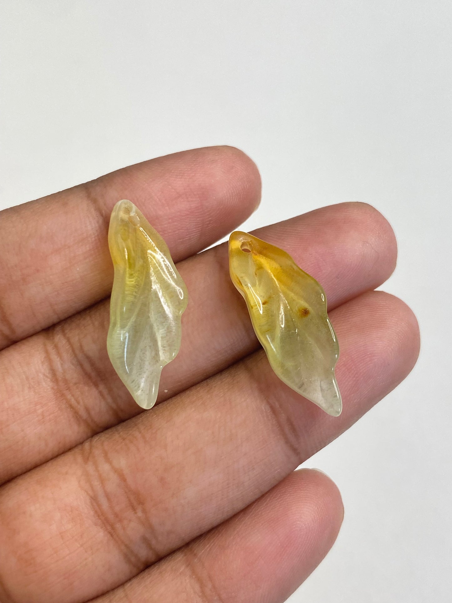 BBB 223 (c) Dual Tone Leaf Crystal glass bead ( 1 pc ) ( 4:25 mm )