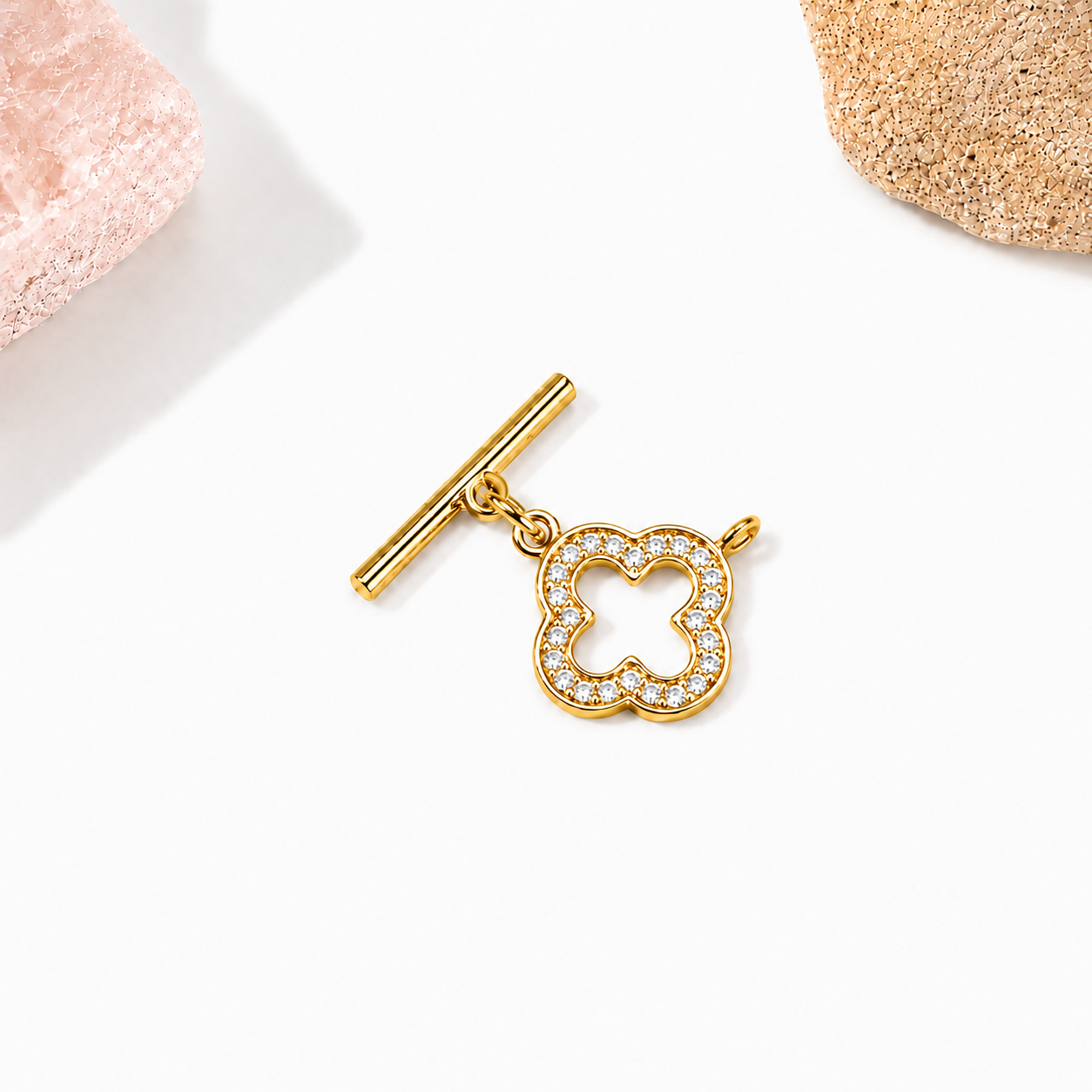 E18B11 Clover OT Toggle Clasp ( 1 pc ) 18k