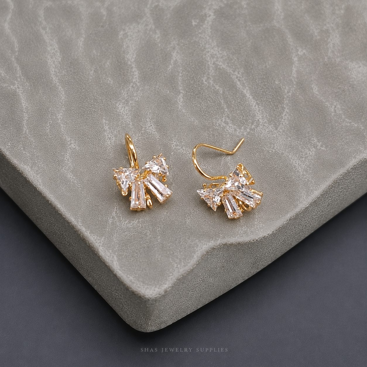 ZS01P Bow knot Zircon Hook 18k gold Plated ( 2 pc )