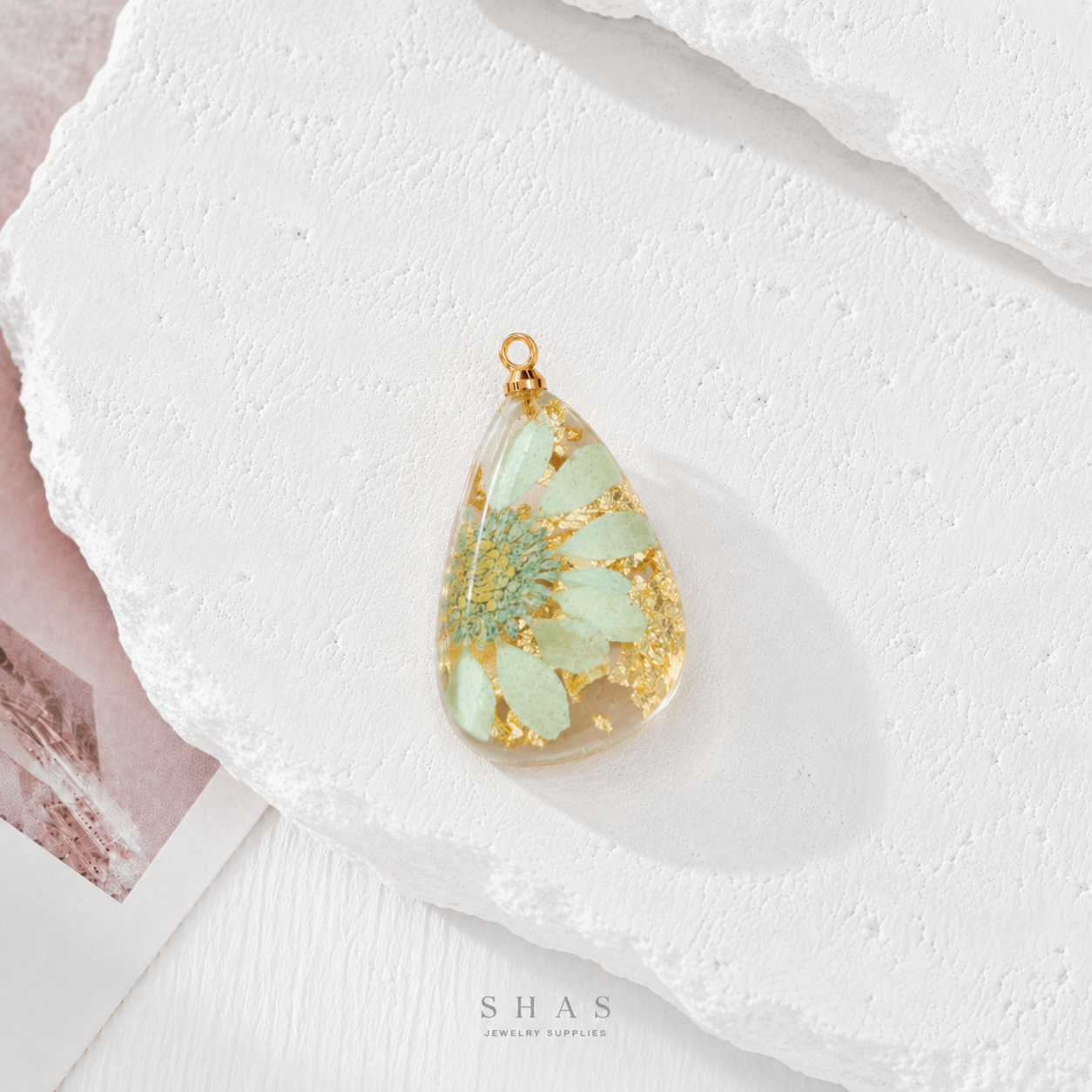 RFC01K Pastel Green Petal Resin Flower Pendant Charm ( 1 pc )