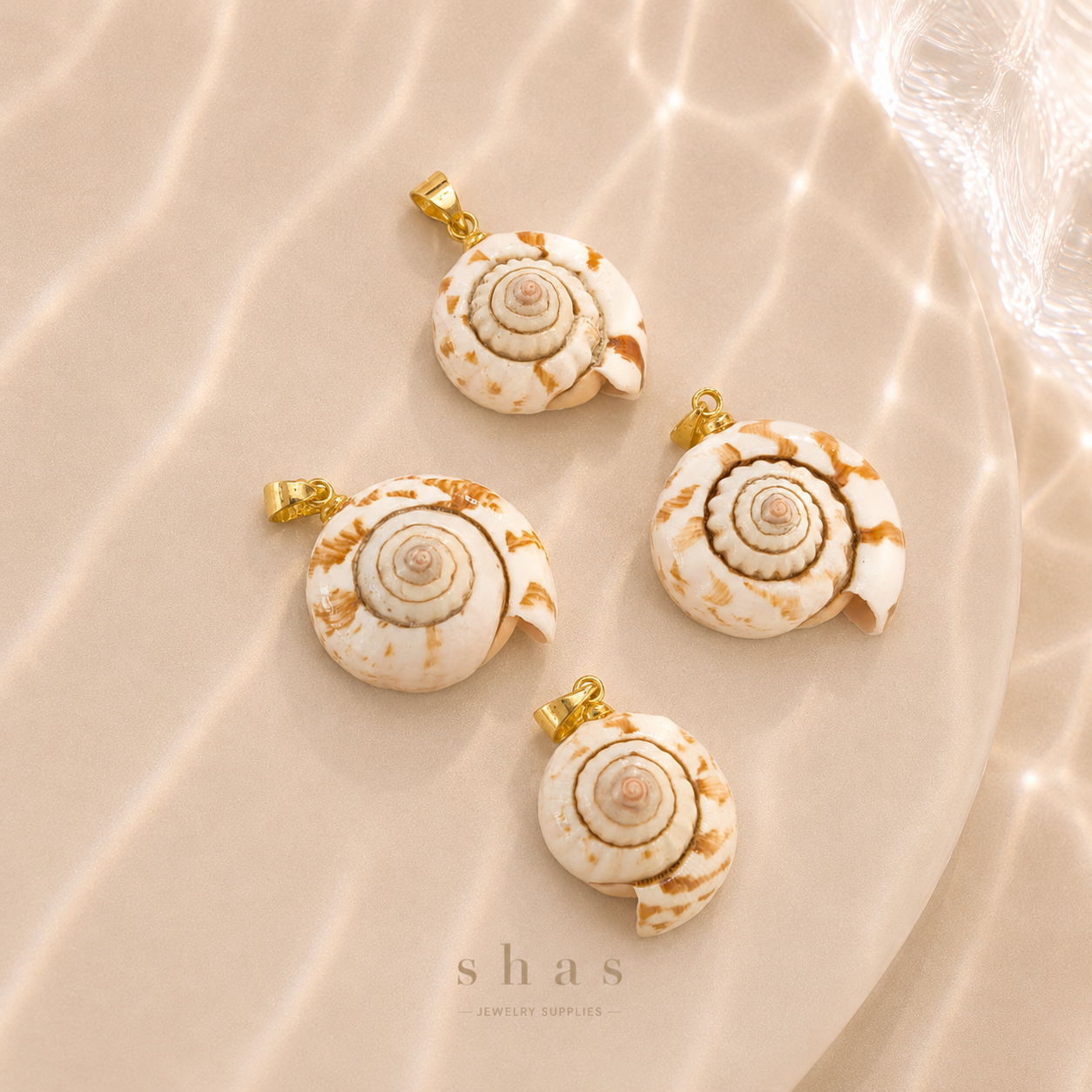 GPC18C SeaShell Pendant Charm ( 1 PC ) 14k Gold plated