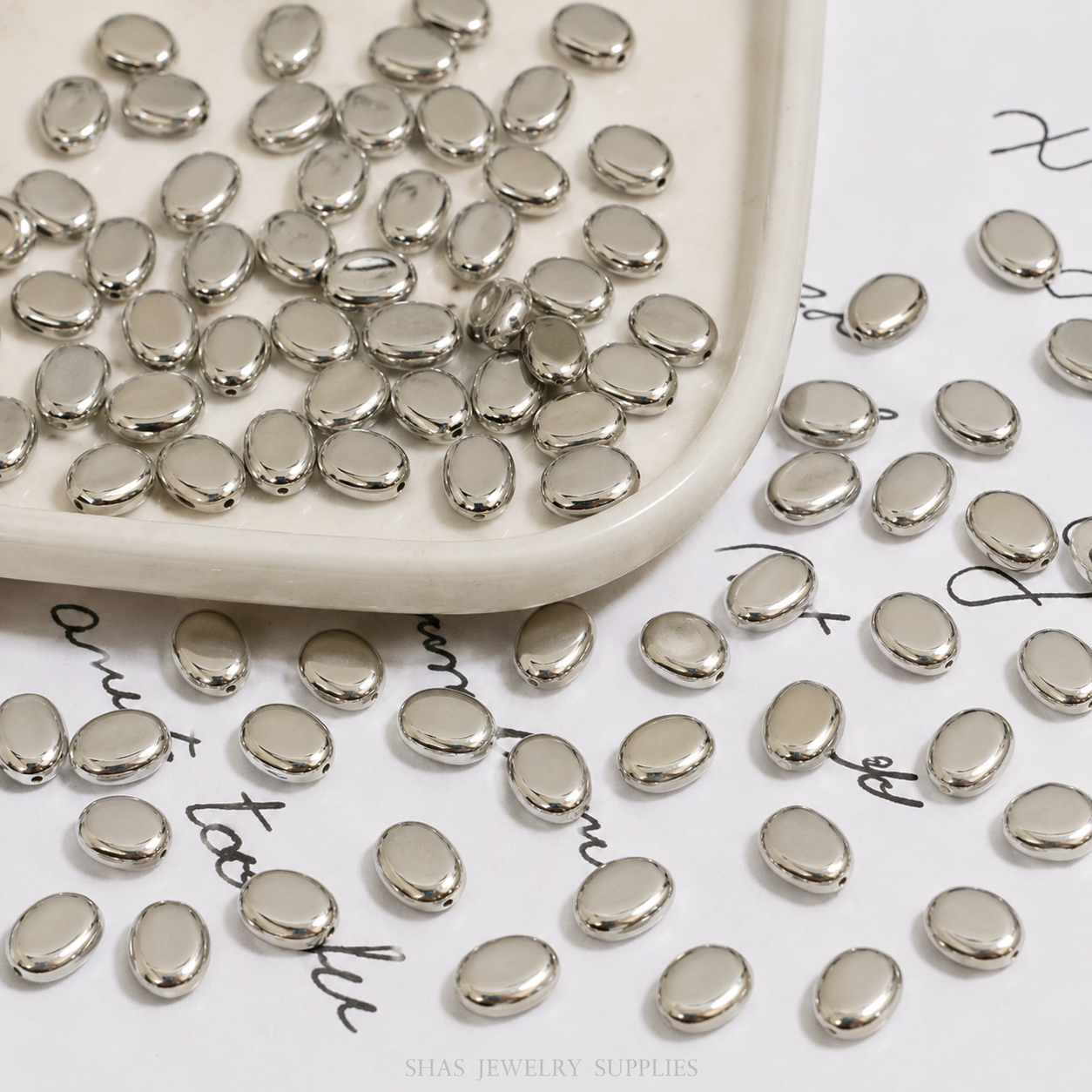 AB09C Metallic Oval Acrylic Bead ( 1 pc)