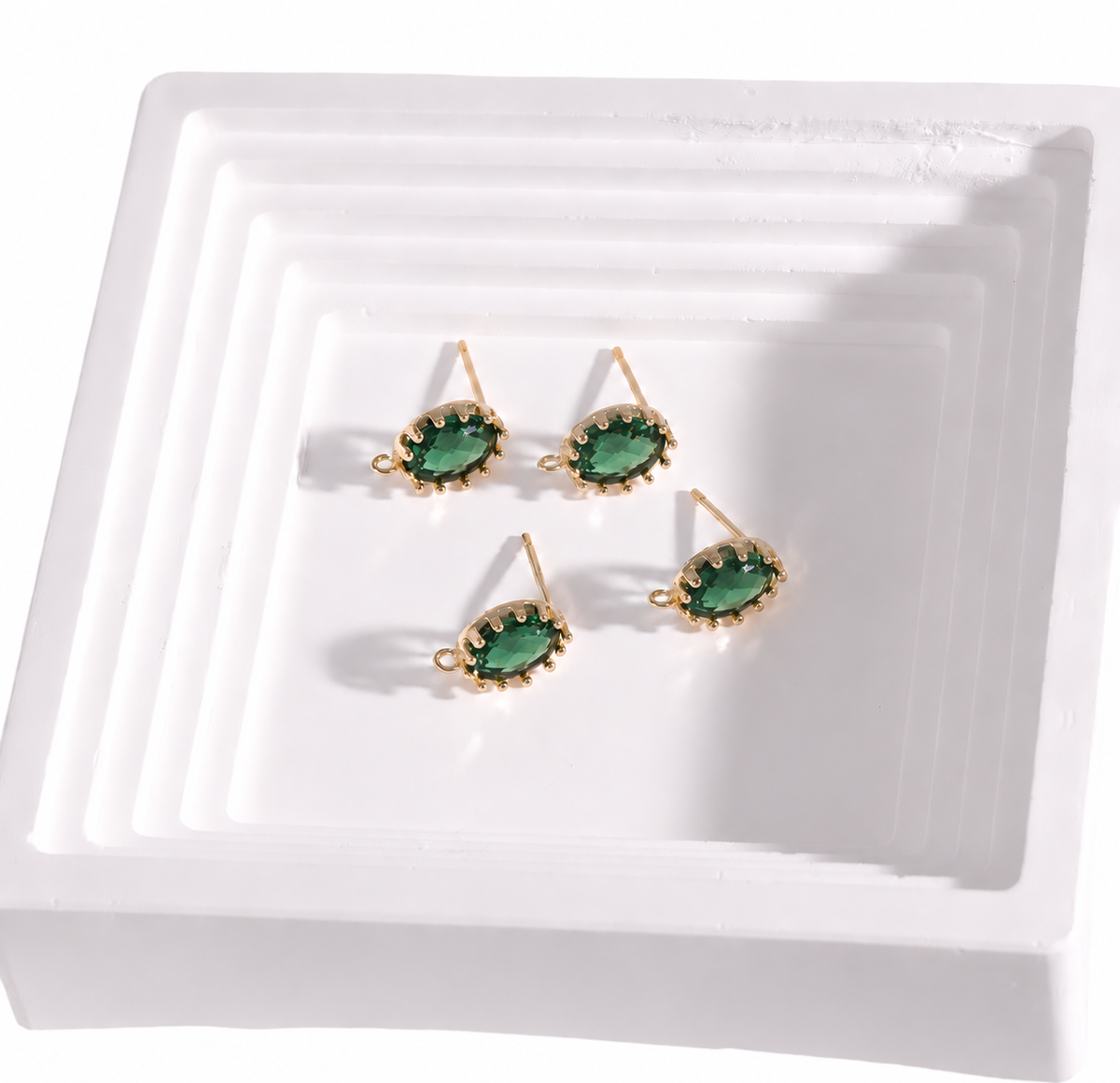 ZS03V Dark Green Oval zircon gold plated stud ( 2 pc ) anti tarnish