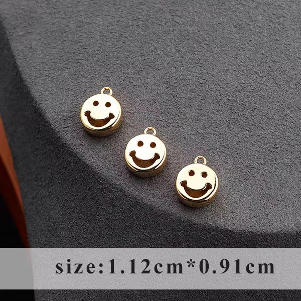 CZ 2367 Smiley charm 18k gold plated ( 1 pc ) - anti tarnish
