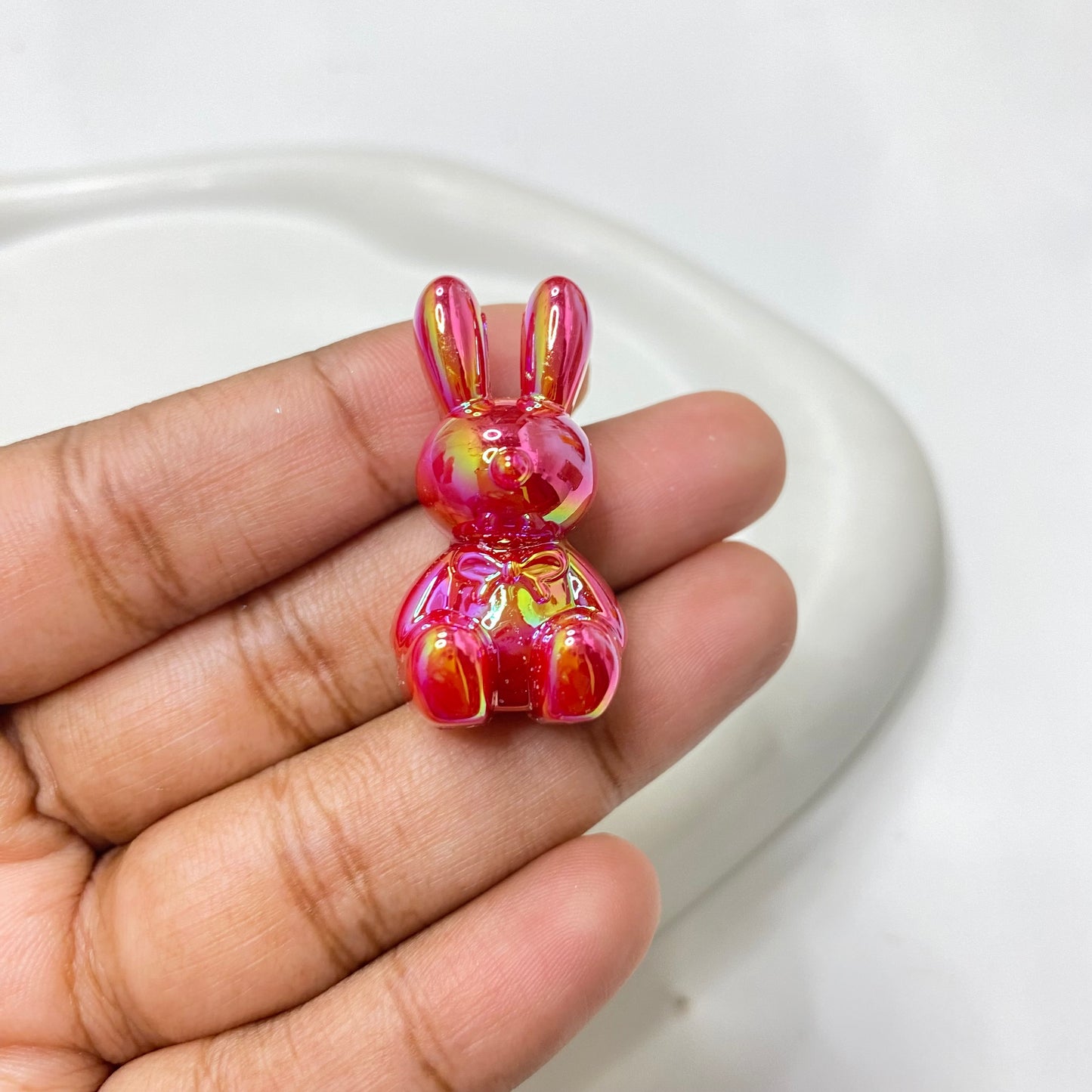 BBB 128 (F) Rabbit uv plated shiny irrediscent Acrylic bead (1PC)