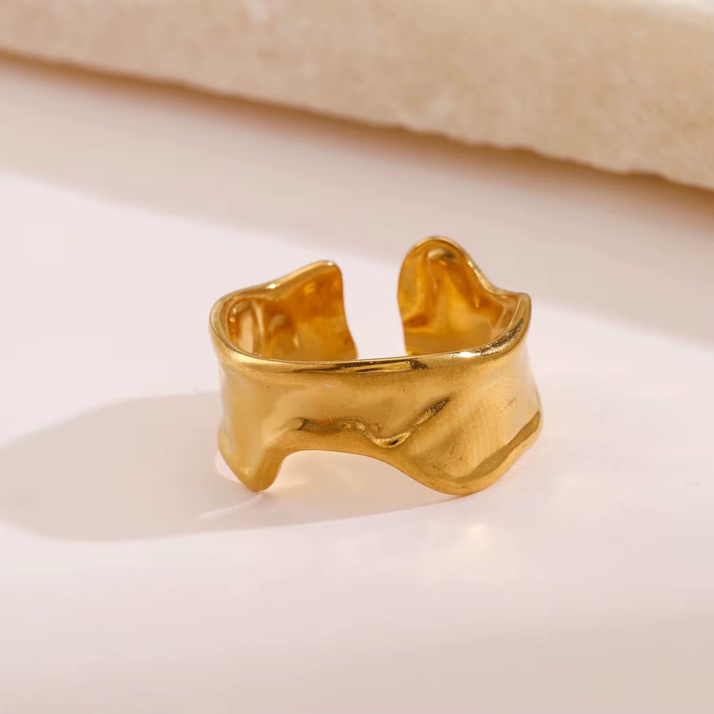 SJ 818 Modern Ring Adjustable - 18k Gold PVD plated stainless steel - Anti tarnish