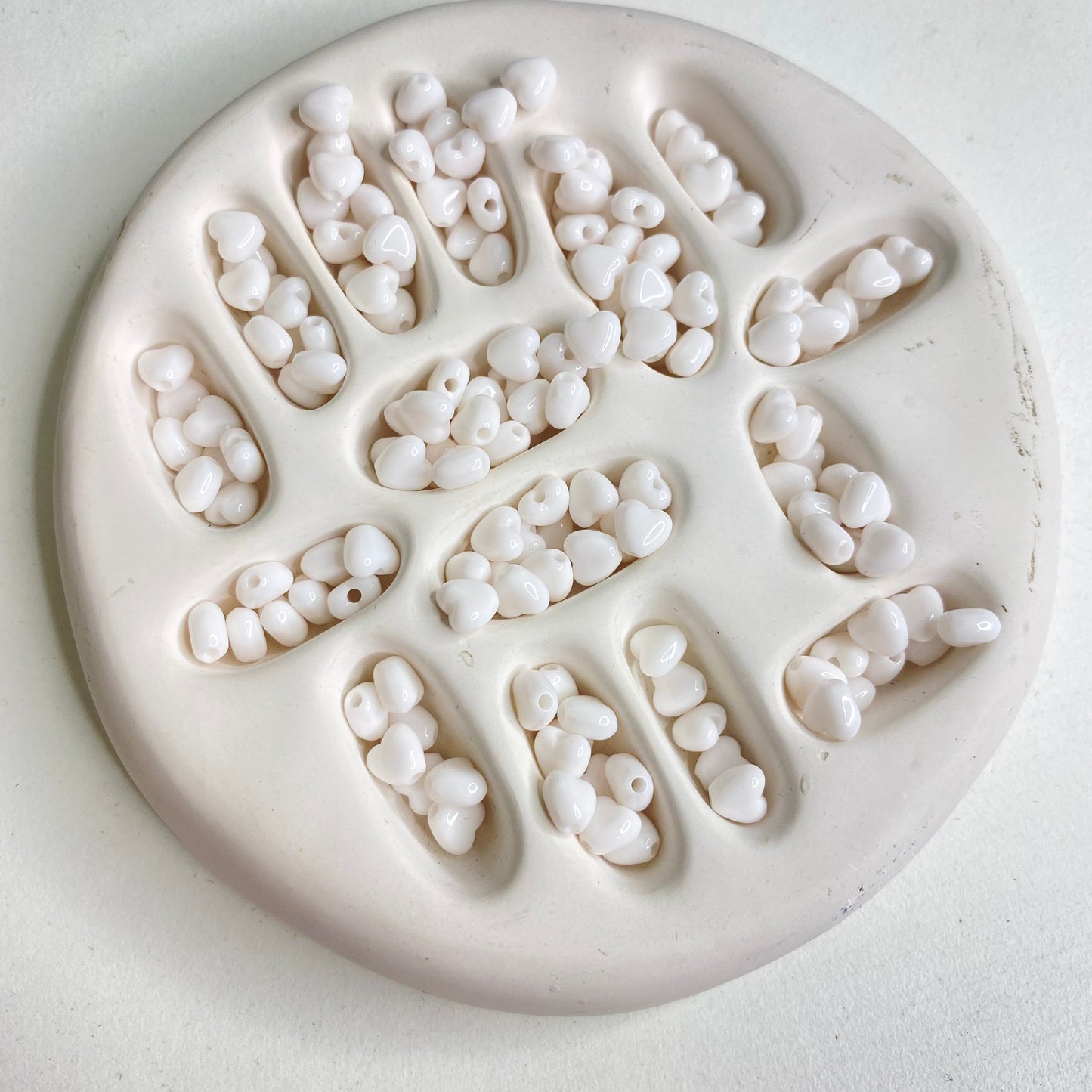 BBB 286 (d) White Tiny Heart Shiny Bead ( 1 pc ) UV Plated Acrylic ( 6 mm )