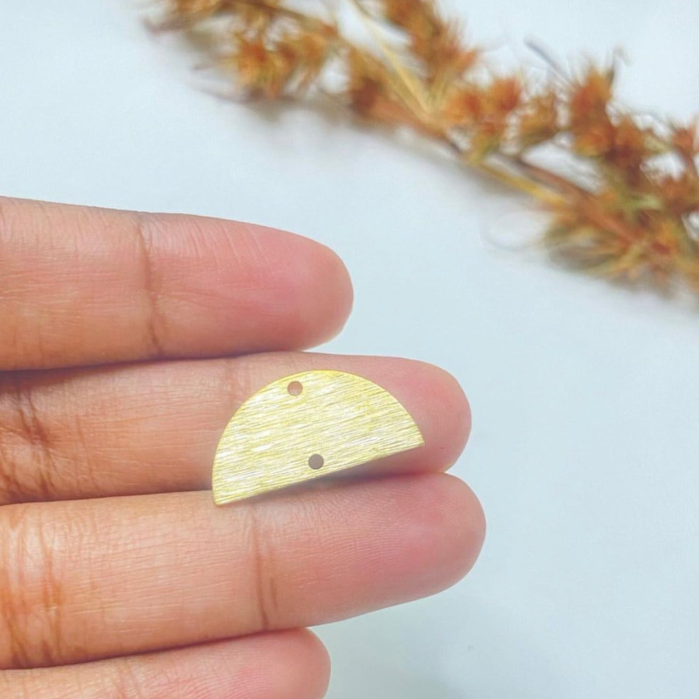 SS 162 Half circle connector textured