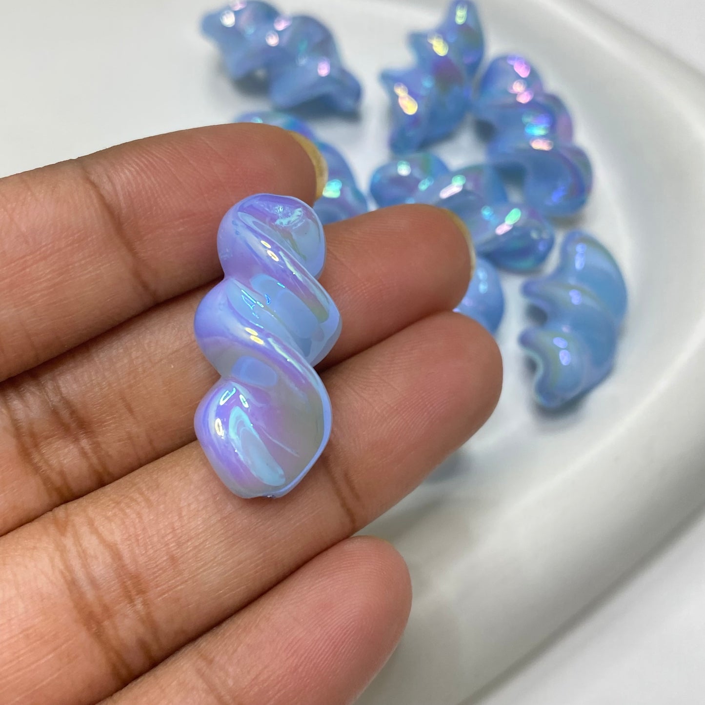 BBB 179 (D) Blue Swirl iridescent Acrylic bead (1PC)